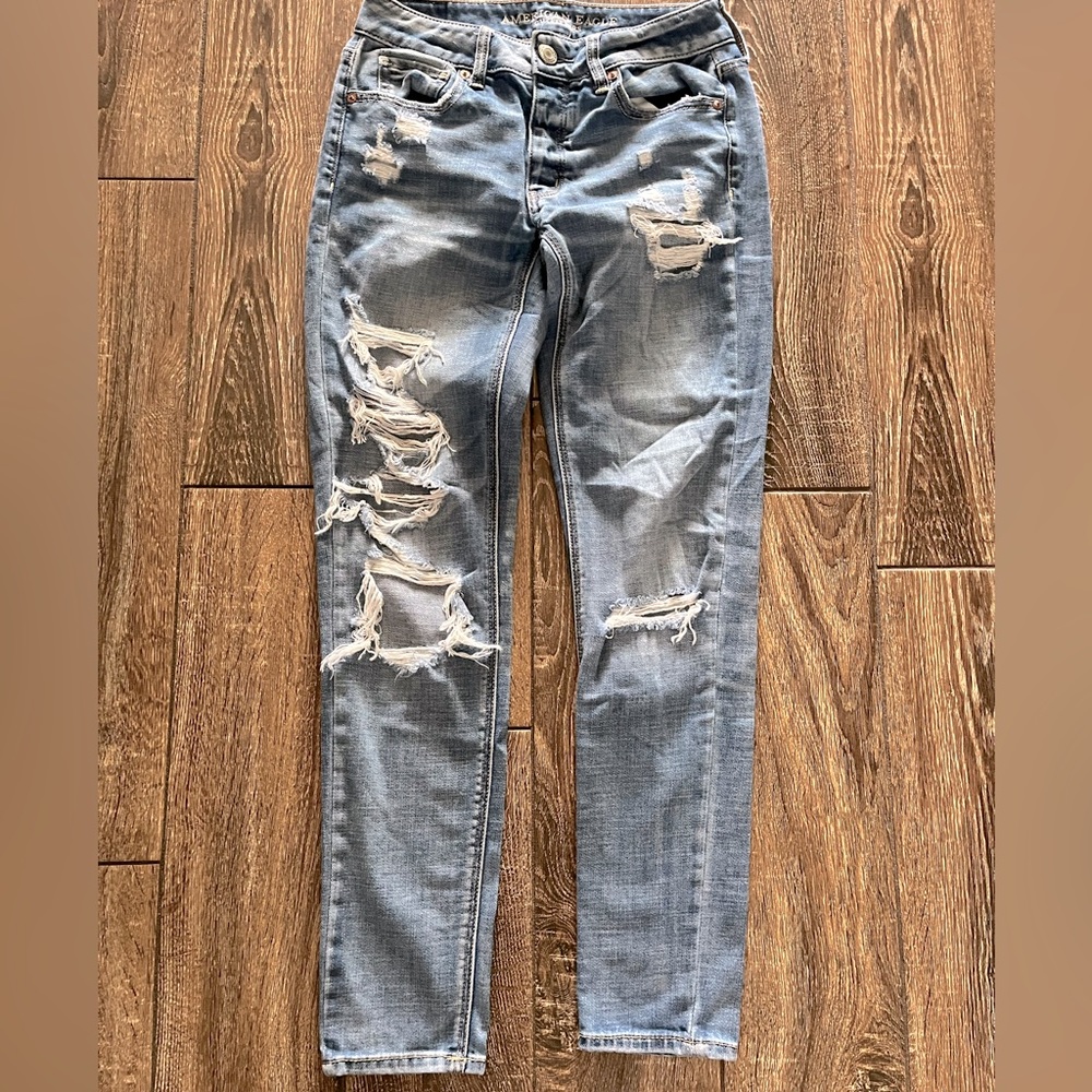 AEO Tomgirl distress/destroy  skinny jean